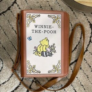 NWOT Loungefly Winnie the Pooh Brown and White Crossbody Bag
